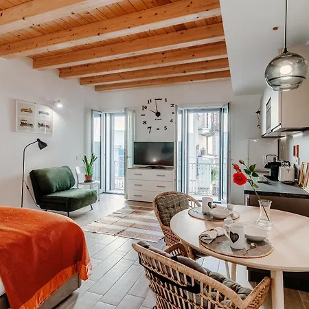 Numero 11 Piazza Amendola - By Myhomeincomo Apartment Como