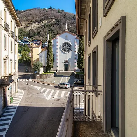 Numero 11 Piazza Amendola - By Myhomeincomo Como