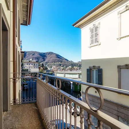 アパート Numero 11 Piazza Amendola - By Myhomeincomo *